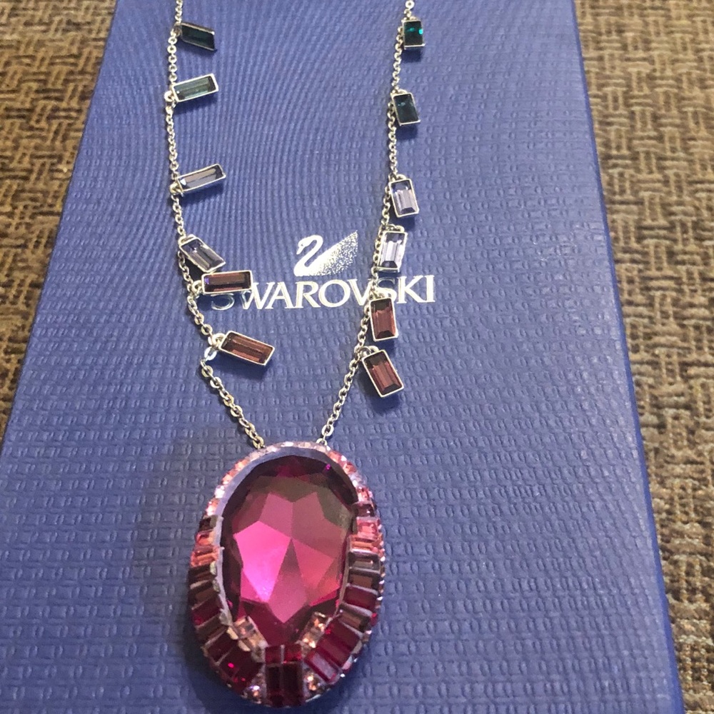 Swarovksi Eminence Pendant Necklace